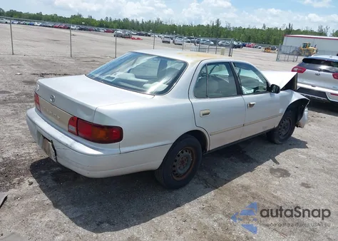 1995 Toyota Camry Dx z USA, uszkodzony, nr VIN 4T1SK11E7SU593303
